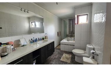 OPORTUNIDAD! Hermosa Casa Hijuelas
