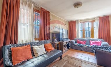 Casa 334 Mts2 en Villa Macul, Metro Quilín