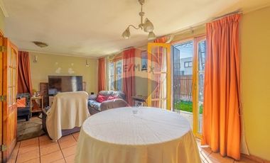 Casa 334 Mts2 en Villa Macul, Metro Quilín