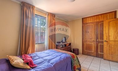 Casa 334 Mts2 en Villa Macul, Metro Quilín