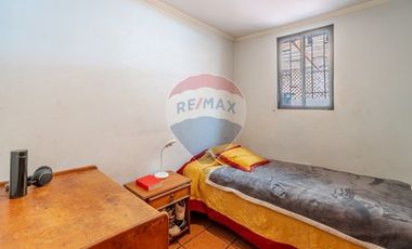 Casa 334 Mts2 en Villa Macul, Metro Quilín