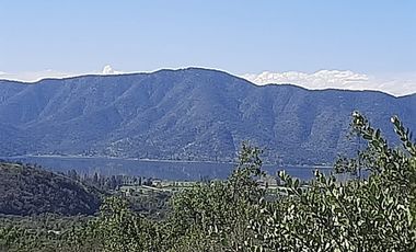 ¡Casa Amoblada en Paine con Vista a la laguna