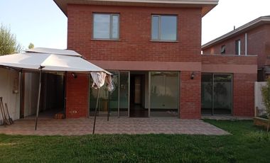 Casa en Arriendo en Buin, ¡Agenda Visita!