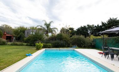 VENTA CASA 5 AMBIENTES - ROBLE JOVEN PILAR