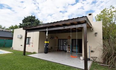 VENTA CASA 5 AMBIENTES - ROBLE JOVEN PILAR