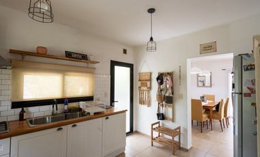 VENTA CASA 5 AMBIENTES - ROBLE JOVEN PILAR