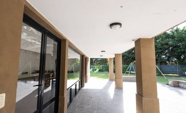 VENTA CASA 5 AMBIENTES - ROBLE JOVEN PILAR