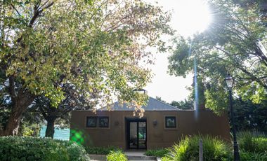 VENTA CASA 5 AMBIENTES - ROBLE JOVEN PILAR