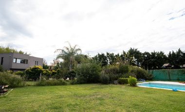 VENTA CASA 5 AMBIENTES - ROBLE JOVEN PILAR