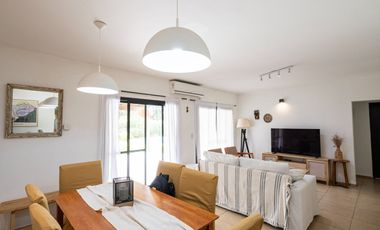 VENTA CASA 5 AMBIENTES - ROBLE JOVEN PILAR