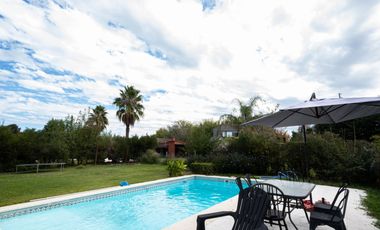 VENTA CASA 5 AMBIENTES - ROBLE JOVEN PILAR