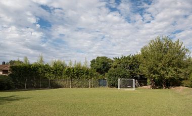 VENTA CASA 5 AMBIENTES - ROBLE JOVEN PILAR