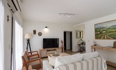VENTA CASA 5 AMBIENTES - ROBLE JOVEN PILAR