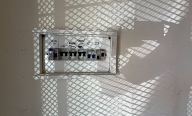 OFICINA MUY LUMINOSA EN MARTINEZ - BOX 1 DE 6