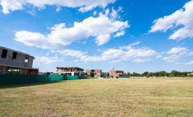 VENTA LOTE - BARRIO LOS CARDOS PILAR