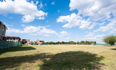 VENTA LOTE - BARRIO LOS CARDOS PILAR