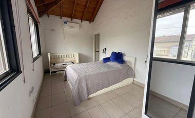 Casa 5 ambientes - Apta crédito - Villa Adelina - Venta
