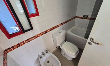 Casa 5 ambientes - Apta crédito - Villa Adelina - Venta