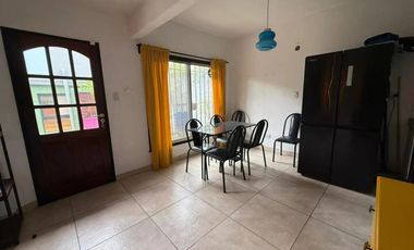 Casa 5 ambientes - Apta crédito - Villa Adelina - Venta