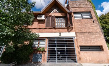 Venta PH tipo casa 5 amb con patio Belgrano R