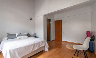 Venta PH tipo casa 5 amb con patio Belgrano R