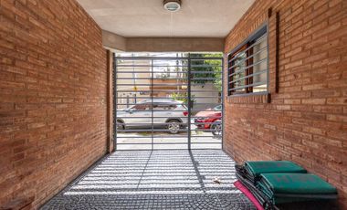 Venta PH tipo casa 5 amb con patio Villa Urquiza