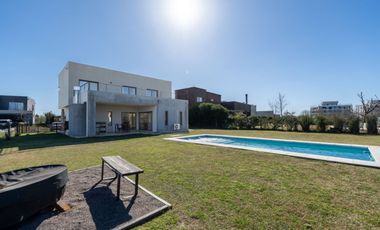 En alquiler  casa en Cantón Islas  4 dormitorios