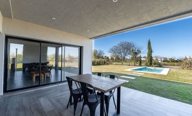 En alquiler  casa en Cantón Islas  4 dormitorios