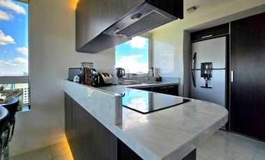 VENTA DEPTO 2 AMB TORRES DEL YACHT AMOBLADO COCHERA