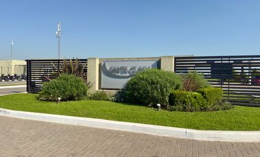 CASA A LA LAGUNA EN SANTA CLARA AL SUR | DISEÑO + VISTA ABIERTA