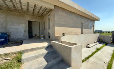 CASA A LA LAGUNA EN SANTA CLARA AL SUR | DISEÑO + VISTA ABIERTA