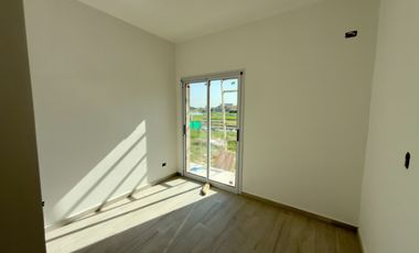 CASA A LA LAGUNA EN SANTA CLARA AL SUR | DISEÑO + VISTA ABIERTA