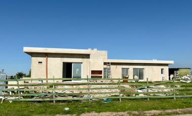 CASA A LA LAGUNA EN SANTA CLARA AL SUR | DISEÑO + VISTA ABIERTA