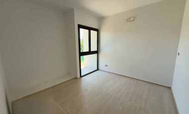 VENTA CASA 4 AMBIENTES EN BARRIO LA ALAMEDA