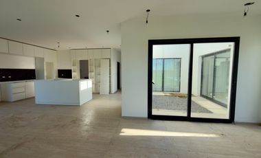CASA A ESTRENAR EN LA ALAMEDA | 4 AMB + PISCINA + LOTE 700 m²
