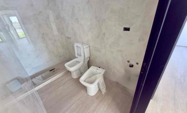 VENTA CASA 4 AMBIENTES EN BARRIO LA ALAMEDA