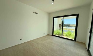 VENTA CASA 4 AMBIENTES EN BARRIO LA ALAMEDA