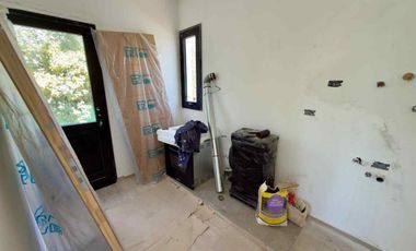 VENTA CASA 4 AMBIENTES EN BARRIO LA ALAMEDA