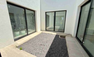 VENTA CASA 4 AMBIENTES EN BARRIO LA ALAMEDA