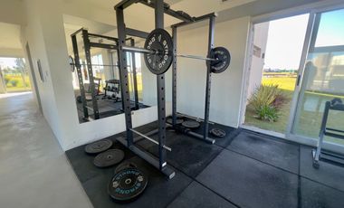 VENTA CASA 4 AMBIENTES EN BARRIO LA ALAMEDA