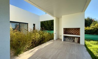 CASA A ESTRENAR EN LA ALAMEDA | 4 AMB + PISCINA + LOTE 700 m²