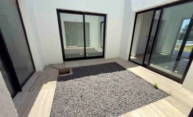 VENTA CASA 4 AMBIENTES EN BARRIO LA ALAMEDA