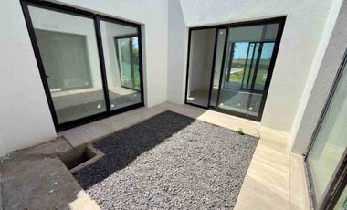VENTA CASA 4 AMBIENTES EN BARRIO LA ALAMEDA