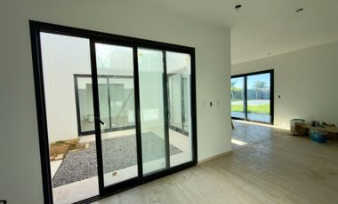 CASA A ESTRENAR EN LA ALAMEDA | 4 AMB + PISCINA + LOTE 700 m²