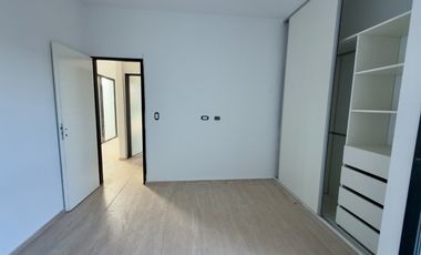 CASA A ESTRENAR EN LA ALAMEDA | 4 AMB + PISCINA + LOTE 700 m²