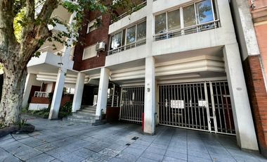 VENTA COCHERA EN CABALLITO EXCELENTE UBICACION