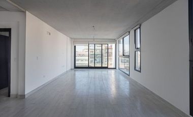 VENTA 4 amb. con terraza propia de 143m2 y cochera