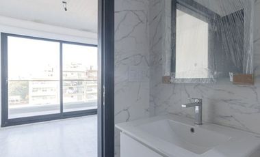 VENTA 4 amb. con terraza propia de 143m2 y cochera