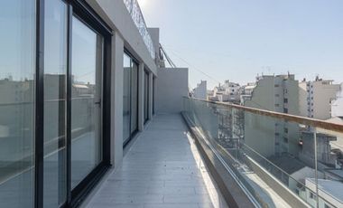 VENTA 4 amb. con terraza propia de 143m2 y cochera