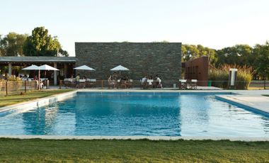 VENTA CASA A LA LAGUNA BARRIO SAN SEBASTIAN – ÁREA
